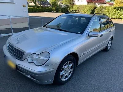 Second-hand Mercedes C200 Classic 163 CP (119 kW) 2002 Argintiu Break