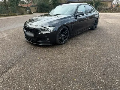 Gebraucht BMW 320 Sport Line 184 PS (135 kW) 2013 Schwarz Limousine