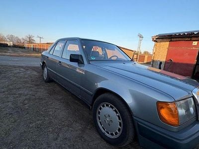 Gebraucht Mercedes 230 181 PS (133 kW) 1988 Grau Limousine
