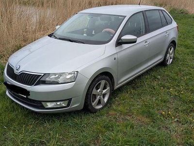 Usata Skoda Rapid Ambition 105 CV (77 kW) 2015 Argento Utilitaria