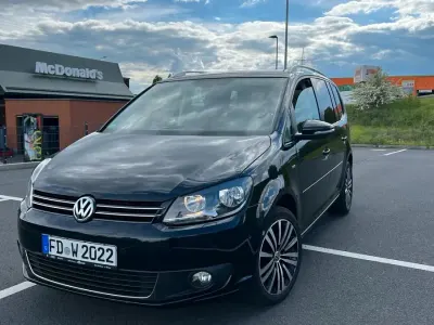 Gebraucht VW Touran 106 PS (77 kW) 2013 Schwarz Van / Kleinbus