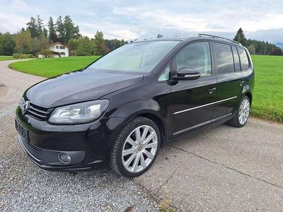 Schwarz Gebraucht 2015 VW Touran Highline Van / Kleinbus | 12.690 € (Superpreis)