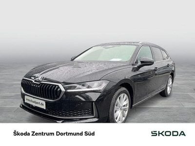 Neu Skoda Superb Selection 193 PS (141 kW) 2026 Ebony schwarz metallic Kombi