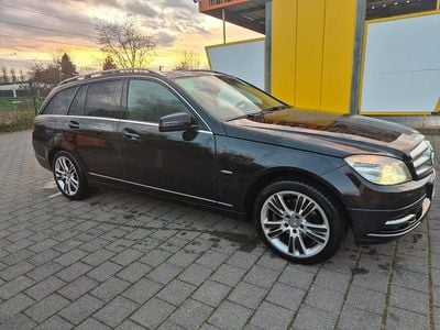 Gebraucht Mercedes C220 177 PS (130 kW) 2010 Schwarz Kombi