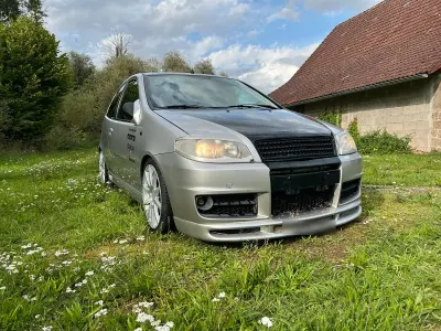 Usata Fiat Punto 70 CV (51 kW) 2004 Argento Utilitaria