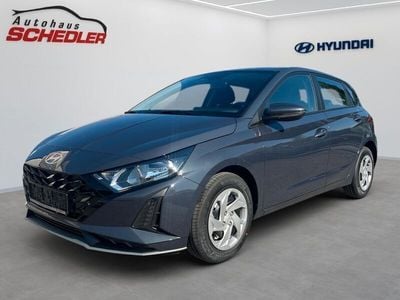 Neu Hyundai i20 Select 101 PS (74 kW) 2025 Grau Limousine