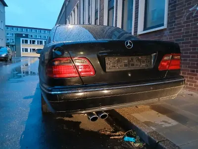 Używany Mercedes E430 279 KM (205 kW) 2000 Sedan/Limuzyna