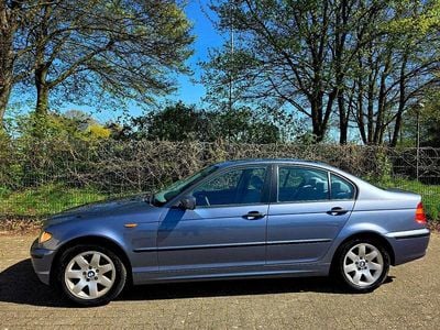Usata BMW 318 Exclusive 143 CV (105 kW) 2005 Blu Berlina