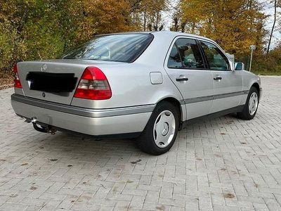 Silber Gebraucht 1996 Mercedes C180 Elegance Limousine | 3.500 €