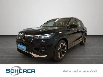 Gebraucht VW Tiguan R-line 150 PS (110 kW) 2024 Deep black perleffekt (metallic) SUV