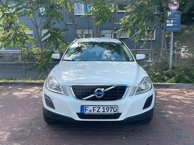 Gebraucht Volvo XC60 Momentum 163 PS (119 kW) 2011 Weiß SUV