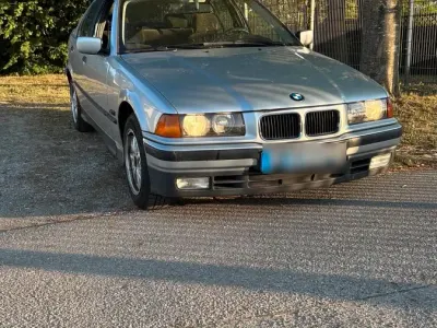 Gebraucht BMW 316 102 PS (75 kW) 1995 Grau Limousine