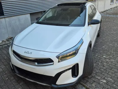 Używany Kia XCeed Platinum 136 KM (100 kW) 2024 Biały SUV