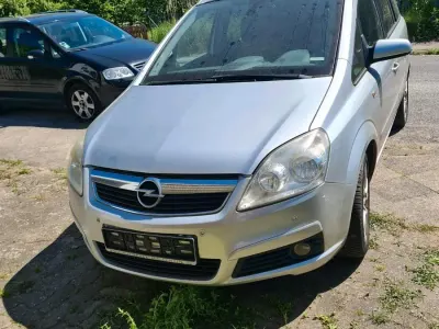 Gebraucht Opel Zafira 150 PS (110 kW) 2006 Silber Van / Kleinbus