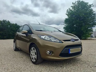 Gebraucht Ford Fiesta Champions Edition 82 PS (60 kW) 2012 Braun Kleinwagen