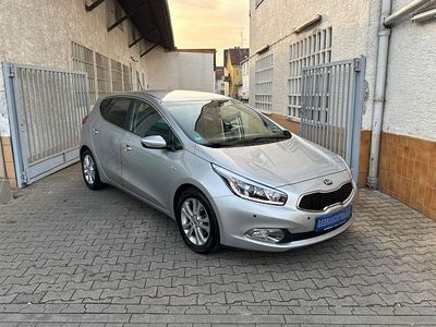 Gebraucht Kia Ceed 135 PS (99 kW) 2013 Silber Kleinwagen
