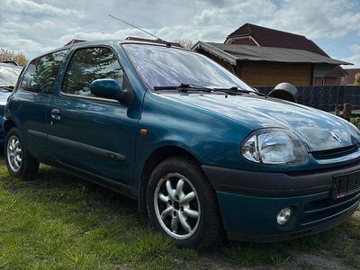 Usata Renault Clio II 90 CV (66 kW) 1998 Blu Utilitaria