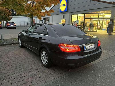 Gebraucht Mercedes E220 Elegance 170 PS (125 kW) 2012 Grau Limousine