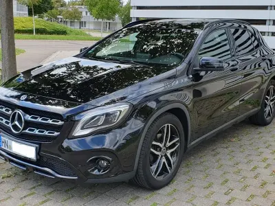Używany Mercedes GLA220 Urban 177 KM (130 kW) 2017 Czarny SUV