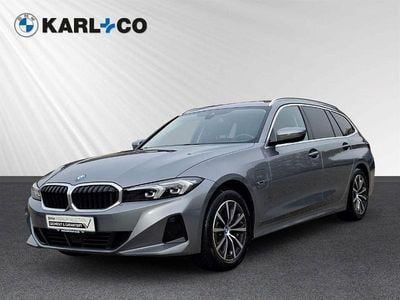 Gebraucht BMW 330e 292 PS (214 kW) 2022 Skyscraper grau metallic Kombi