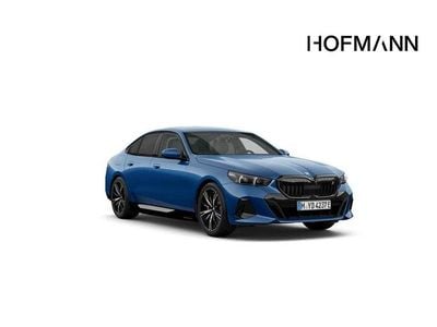 Nuova BMW i5 M Sport 250 kW (340 CV) 2025 Blu Berlina
