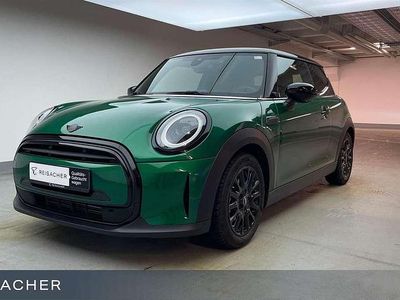 Gebraucht Mini Cooper Coupé Classic 136 PS (100 kW) 2023 British racing green metallic Coupé