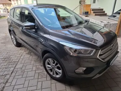Gebraucht Ford Kuga Titanium 150 PS (110 kW) 2017 Grau SUV