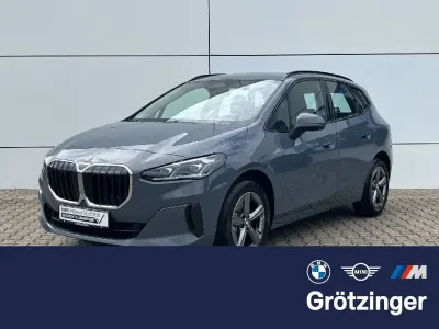 Gebraucht BMW 220 Active Tourer 156 PS (114 kW) 2025 Grau Van / Kleinbus
