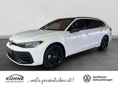 Oryxweiß perlmutteffekt Gebraucht 2025 VW Passat R-line Kombi | 63.340 €