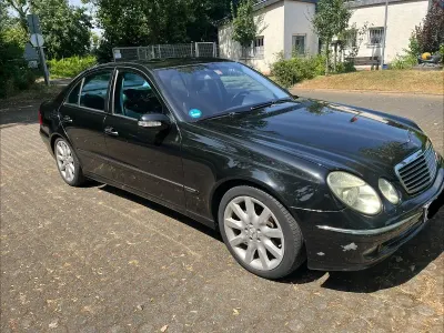 Gebraucht Mercedes E320 Avantgarde 224 PS (164 kW) 2003 Schwarz Limousine