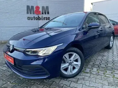 Gebraucht VW Golf VIII Life 150 PS (110 kW) 2021 Atlantic blue Limousine