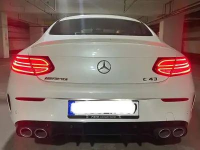 Używany Mercedes C43 AMG AMG 390 KM (286 kW) 2019 Biały Coupe