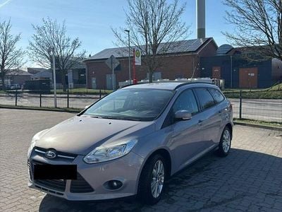 Gebraucht Ford Focus Trend 125 PS (91 kW) 2012 Grau Kombi