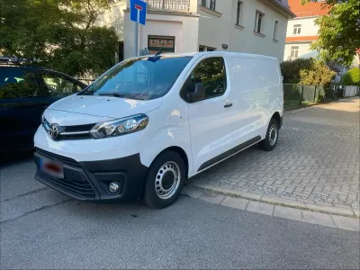 Gebraucht Toyota Proace 106 PS (77 kW) 2023 Weiß Van / Kleinbus
