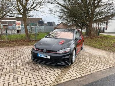 Rot Gebraucht 2019 VW Golf VII GTI Limousine | 28.300 € (Fairer Preis)