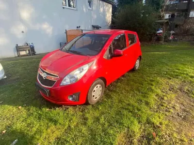 Gebraucht Chevrolet Spark 68 PS (50 kW) 2010 Rot Kleinwagen