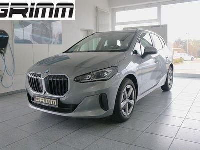 Skyscraper grau metallic Gebraucht 2024 BMW 218 Sport Line Van / Kleinbus | 28.850 € (Etwas zu teuer)