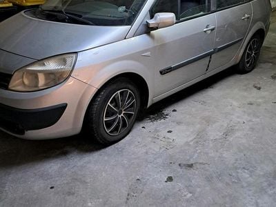Gebraucht Renault Grand Scénic II 135 PS (99 kW) 2005 Silber Van / Kleinbus