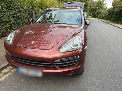 Second-hand Porsche Cayenne S 400 CP (294 kW) 2011 Roșu SUV
