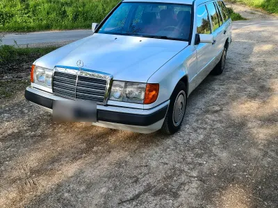 Gebraucht Mercedes 230 136 PS (100 kW) 1991 Weiß Kombi