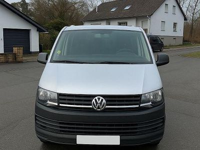 Gebraucht VW Transporter 150 PS (110 kW) 2019 Silber Van