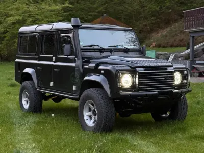 Gebraucht Land Rover Defender 122 PS (89 kW) 2012 Schwarz SUV