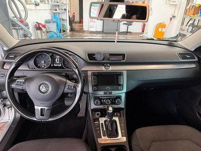 Usata VW Passat 122 CV (89 kW) 2011 Argento Station wagon