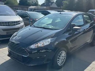 Gebraucht Ford Fiesta Ambiente 60 PS (44 kW) 2014 Schwarz Kleinwagen