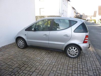 Usata Mercedes A160 102 CV (75 kW) 2003 Argento Utilitaria