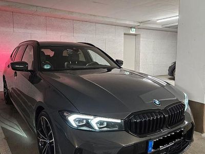 Gebraucht BMW 330 M Sport 245 PS (180 kW) 2022 Grau Kombi