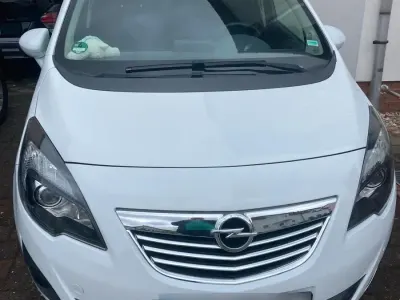 Używany Opel Meriva 140 KM (102 kW) 2013 Biały Minivan