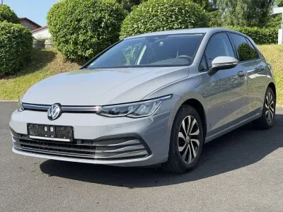Gebraucht VW Golf VIII 150 PS (110 kW) 2022 Grau Limousine