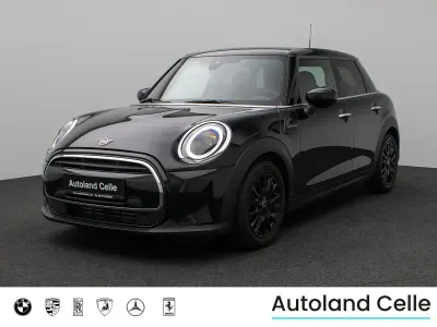 Gebraucht Mini Cooper Sport 136 PS (100 kW) 2023 Midnight black metallicc4schwarz Kleinwagen
