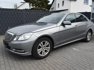 Gebraucht Mercedes E250 Elegance 204 PS (150 kW) 2012 Grau Limousine